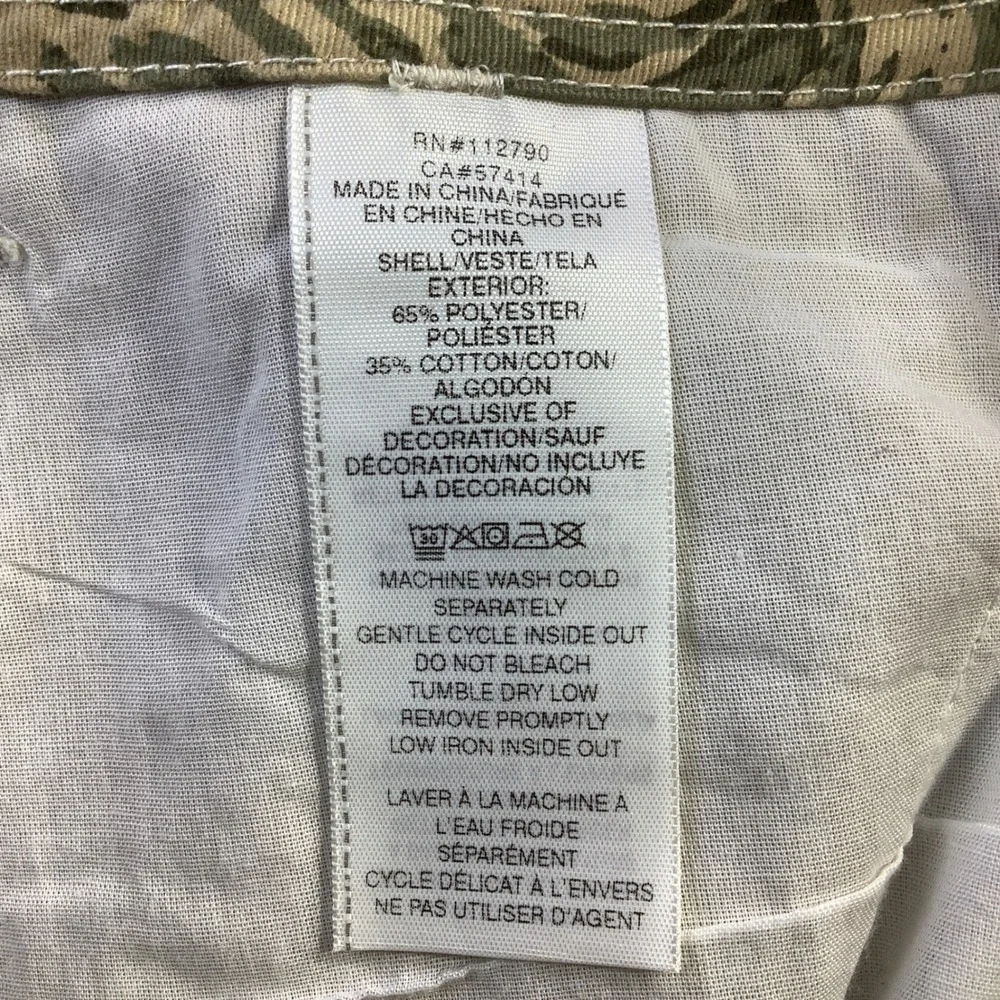 True Religion Abstract Camo SN Cargo Pants Green Straight Leg Size 30 x 32 NWT